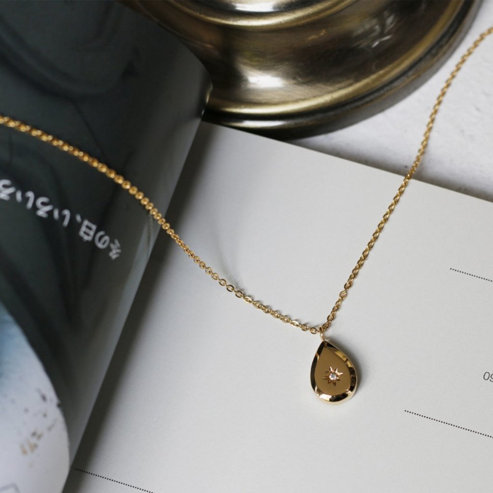 NEW 18K Gold Plated Teardrop Diamond Star Necklace - Picture 4 of 7